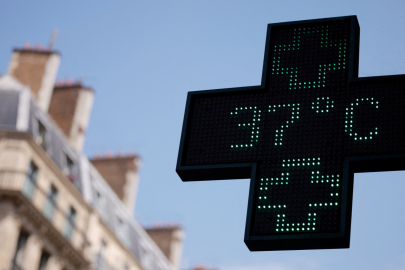 Avrupa sıcaktan kavruluyor. Paris'te "39 derece" uyarısı