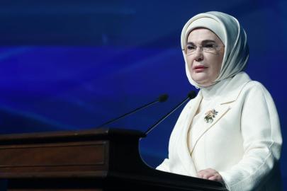 Emine Erdoğan, YKS'ye girecek öğrencilere başarılar diledi