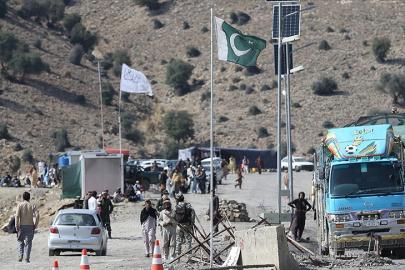 Pakistan, Afganistan sınırında saldırılar düzenlediğini duyurdu