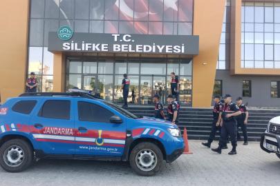 Silifke Belediyesi'ne yolsuzluk operasyonu: 19 gözaltı