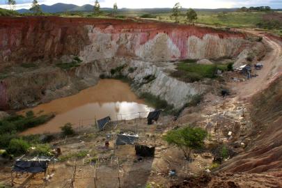 Venezuela'da maden savaşı. Ordu, silahlı gruplara karşı harekete geçti