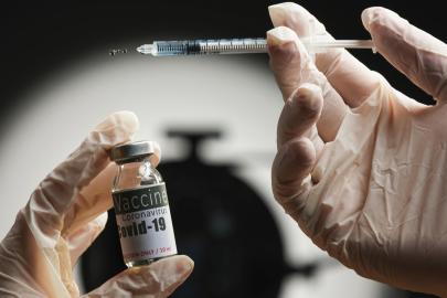 Yapay zeka aşı tasarladı, insanlarda ilk kez test edildi 