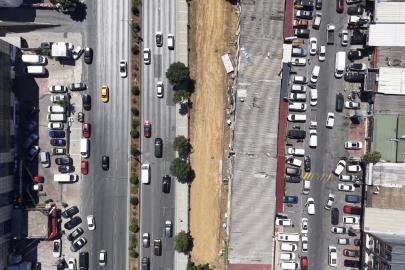 Başakşehir'de otopark için ağaçlar kesildi
