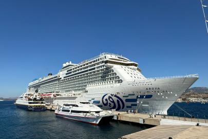 Dev kruvaziyer Bodrum’a binlerce turist getirdi
