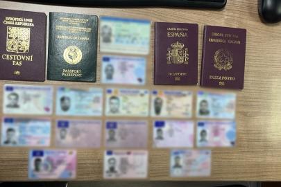 Kargoyla gönderilen sahte belgeler ele geçirildi