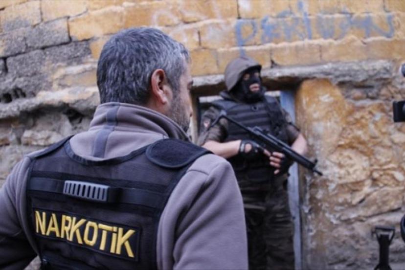 Polis altı ay boyunca takip etti, bu sabah harekete geçti: 382 şüpheli gözaltında