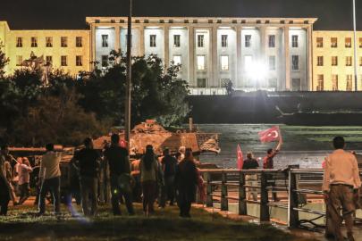 Siyasilerden 15 Temmuz mesajları. 
