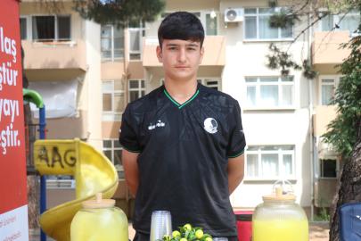 14 yaşında asgari ücretin 3 katını kazanıyor. 6 saatte günlük kazancı 3 bin lirayı buluyor