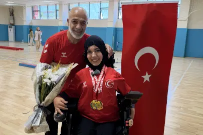 Dünya şampiyonu Alyurt’a sürpriz kutlama