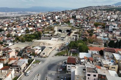 İzmir'de bir mahalle diken üstünde: 100 hane boşaltıldı, esnaf şikayetçi