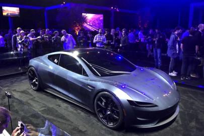 Uzun süredir erteleniyordu. Tesla Roadster 1 Ekim'de tanıtılacak